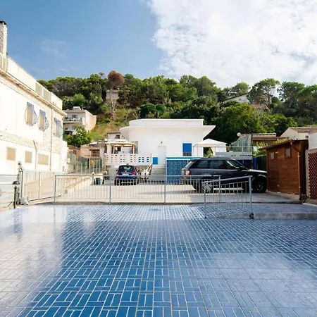 Apartment Seaside Haven: Marina With Pool And Ocean Views Alcamo Marina