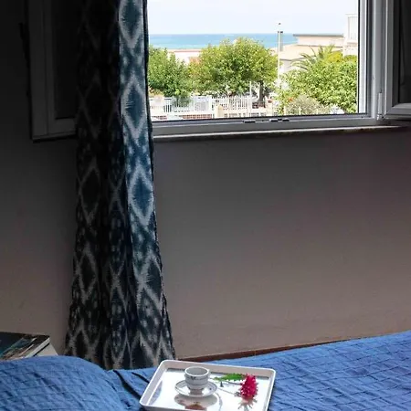 Seaside Haven: Marina With Pool And Ocean Views Apartment *