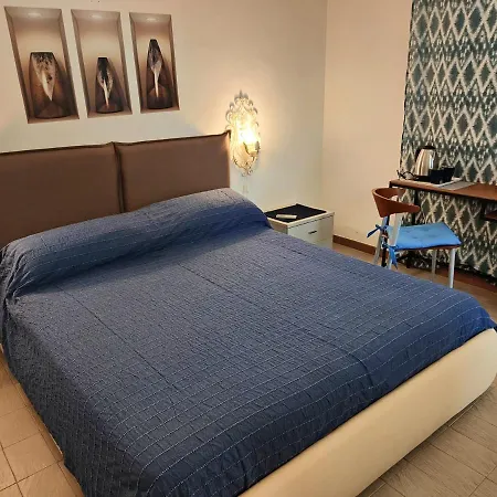 Apartment Seaside Haven: Marina With Pool And Ocean Views Alcamo Marina